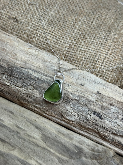 GREEN SEA GLASS PENDANT